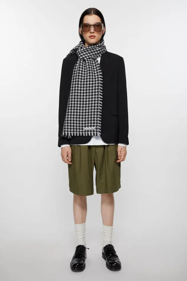 Acne Studios Houndstooth Scarf Blackwhite Women Scarves Acne Studios Houndstooth Scarf Blackwhite Women Scarves