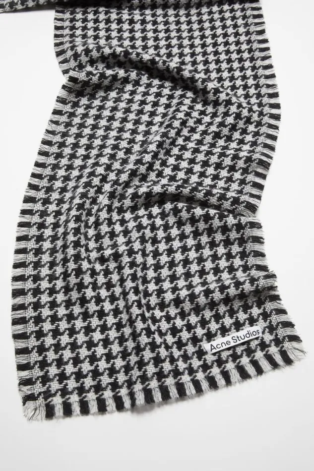 Acne Studios Houndstooth Scarf Blackwhite Women Scarves Acne Studios Houndstooth Scarf Blackwhite Women Scarves