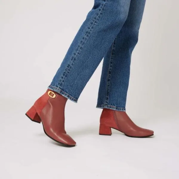 Coccinelle Chara Bimaterial Brandybrandy Women Coccinelle Boots And Ankle Boots Coccinelle Chara Bimaterial Brandybrandy Women Coccinelle Boots And Ankle Boots