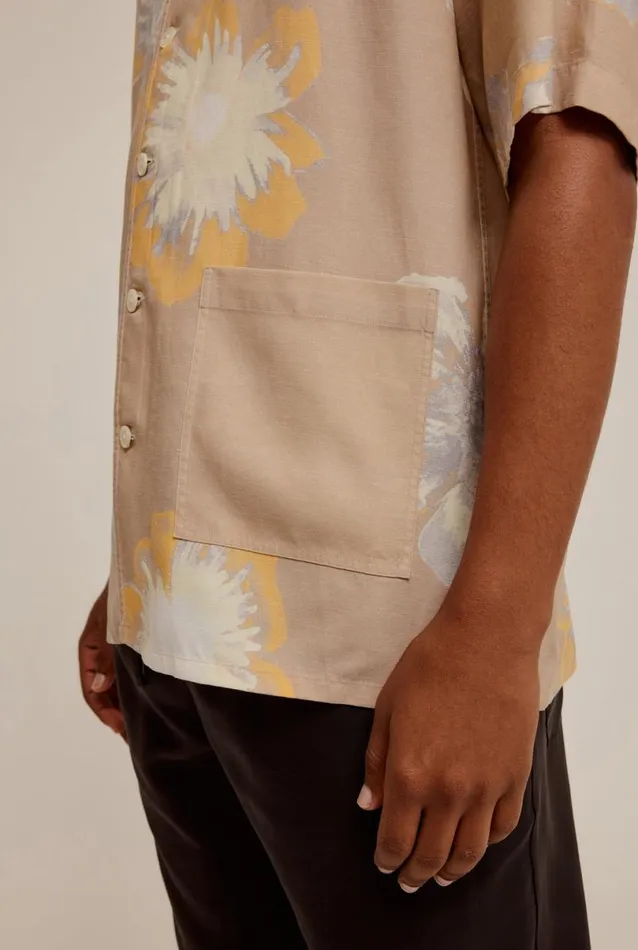 Man Venroy Shirts Low Pocket Relaxed Camp Collar Shirt