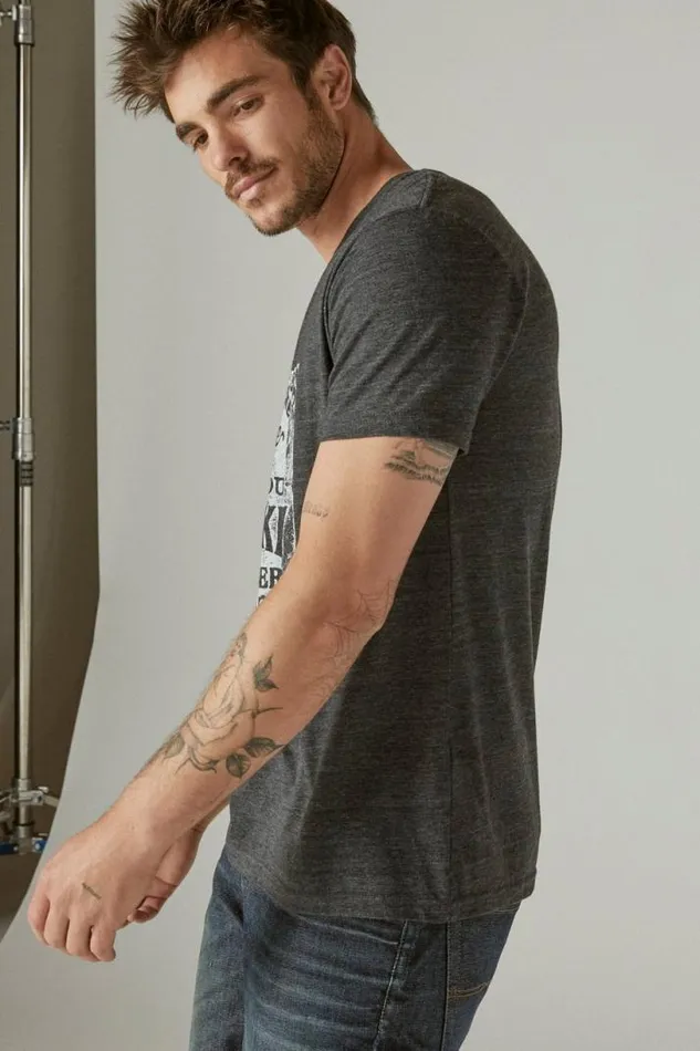 Men Lucky Brand Graphic Tees Keep Your Friends Close Whiskey Tee Jet Black