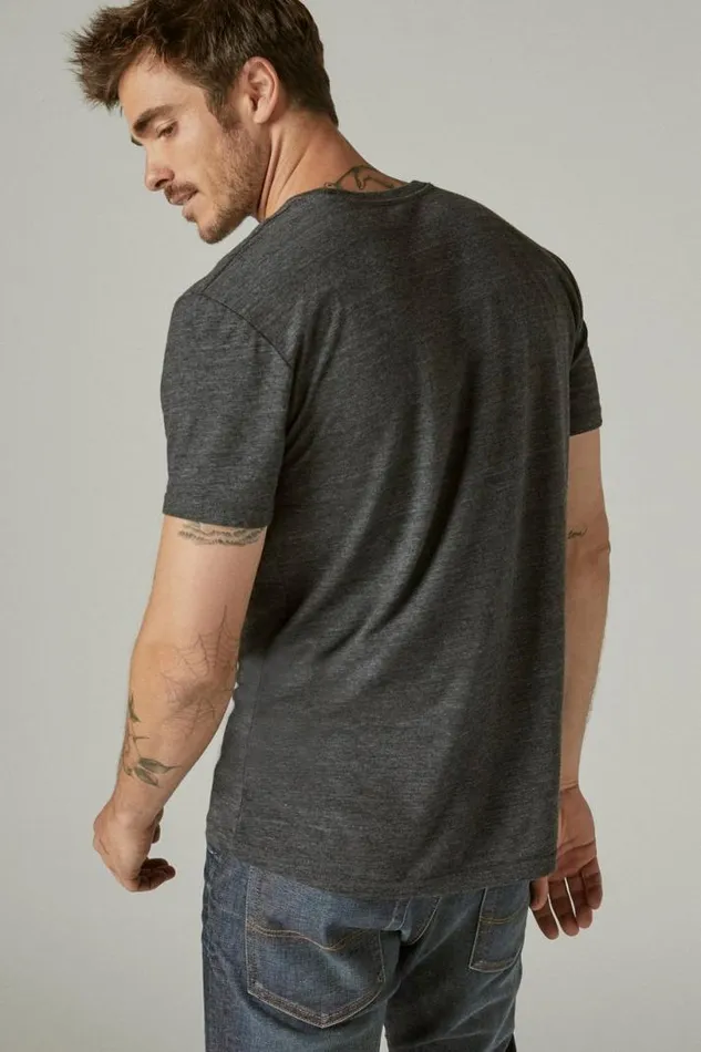 Men Lucky Brand Graphic Tees Keep Your Friends Close Whiskey Tee Jet Black