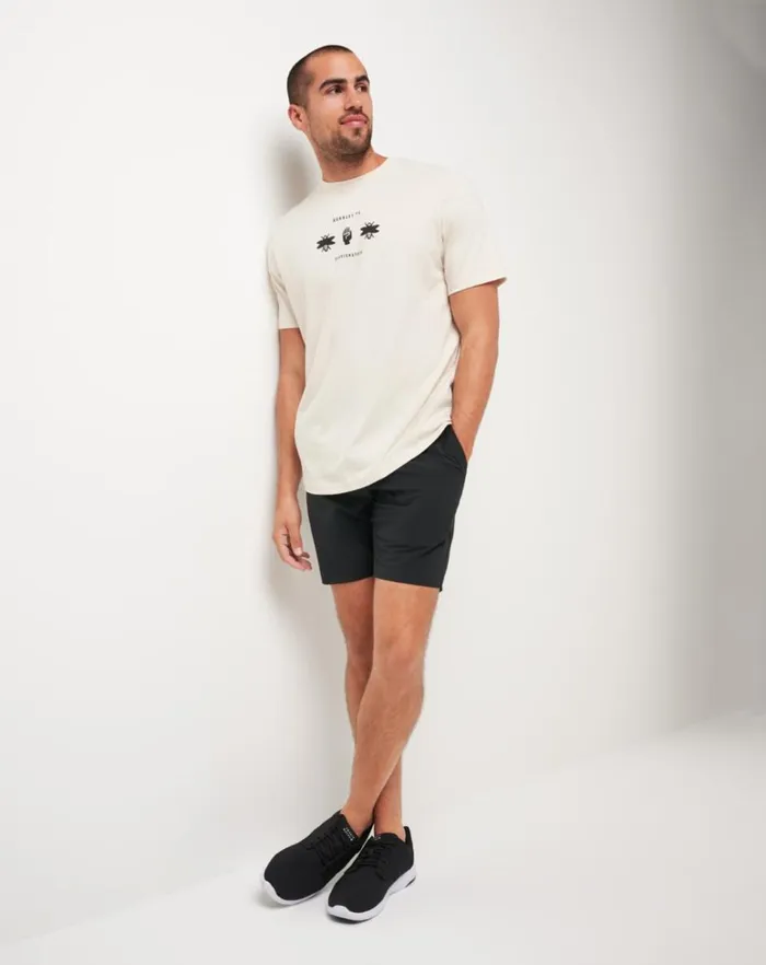 Men Tees TravisMathew BURNLEY WINNING POINT TEE Moonbeam Men Tees TravisMathew BURNLEY WINNING POINT TEE Moonbeam
