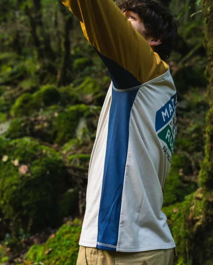 Passenger Clothing Range Recycled Active LS Tshirt Dusty Ochre Vintage White Men Activewear