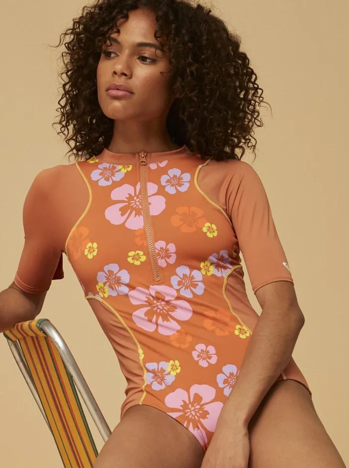 Roxy One Pieces SurfKindKate Short Sleeve OnePiece Swimsuit Sunburn Positivity Paradise 8211 Women