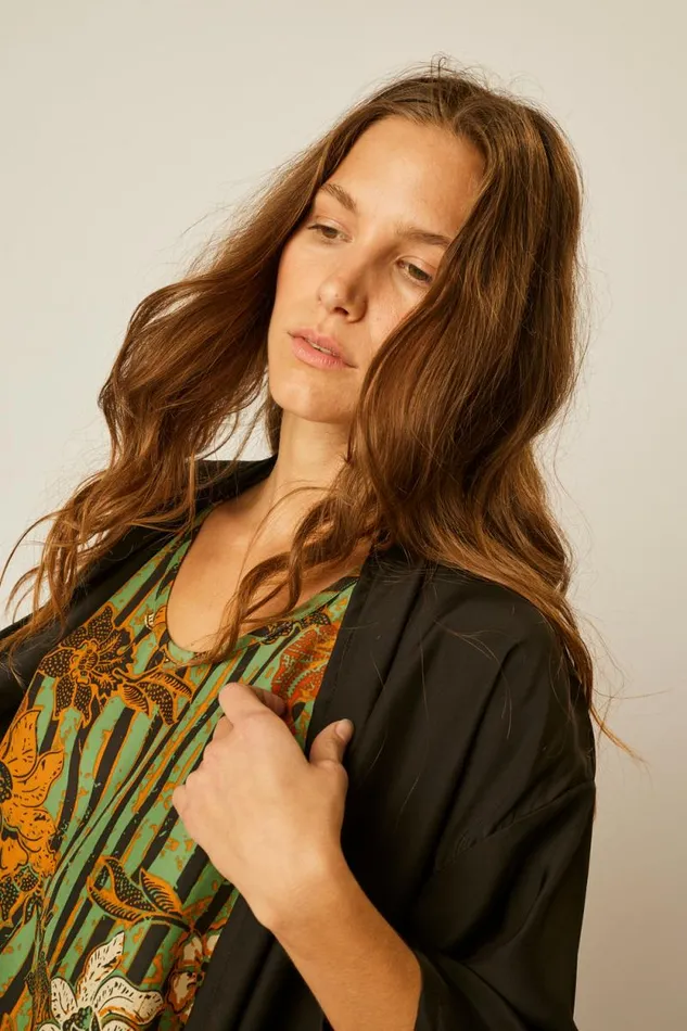 Tops Shop Natalie Martin LENNON KIMONO Black Silk