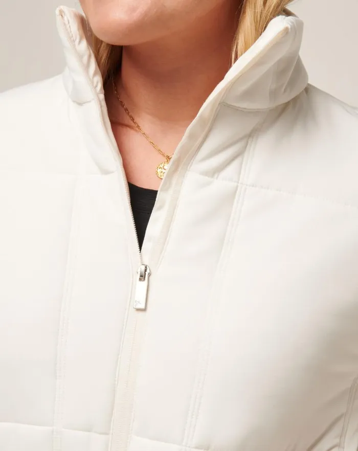 Women Jackets TravisMathew MONT BLANC PUFFER Cloud Dancer Women Jackets TravisMathew MONT BLANC PUFFER Cloud Dancer