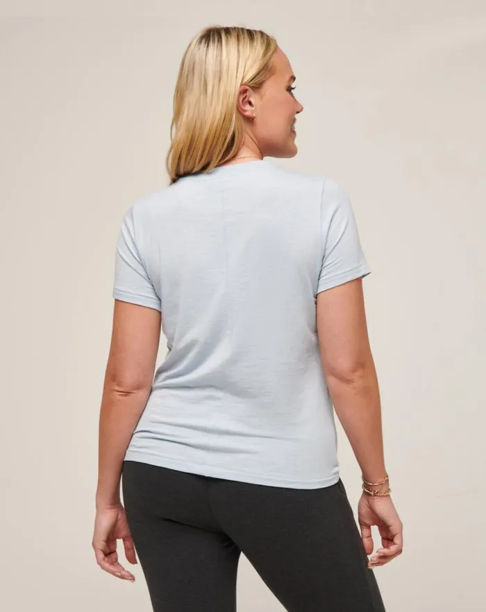 Women Tees TravisMathew CLOUD JERSEY TEE Kentucky Blue